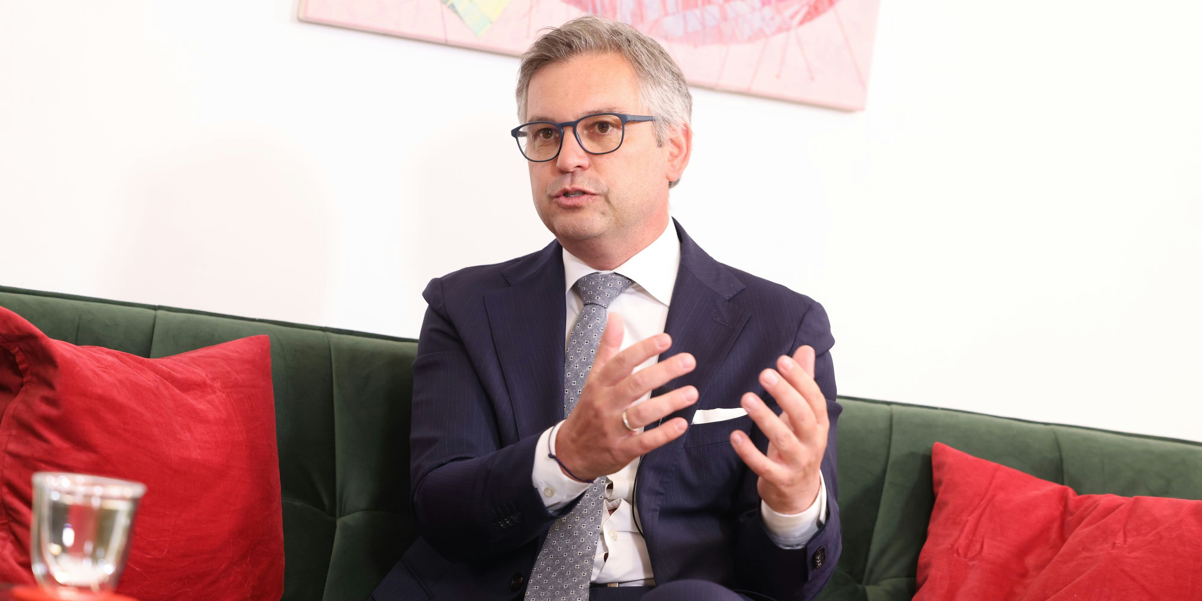 Finanzminister Magnus Brunner fühlt sich von den Grünen ignoriert.