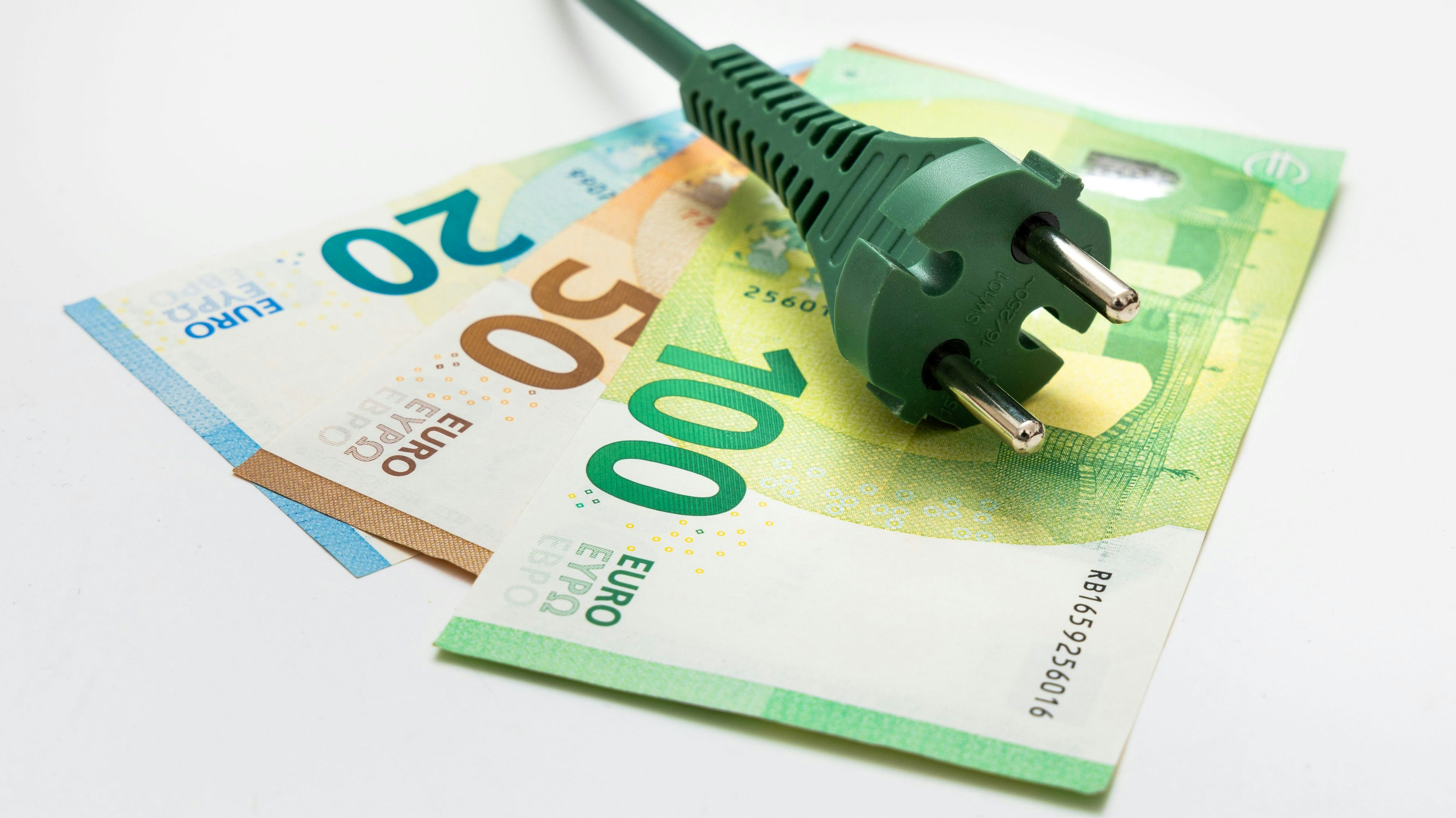 Bald ist es soweit – Die Strompreisbremse ist unterwegs.