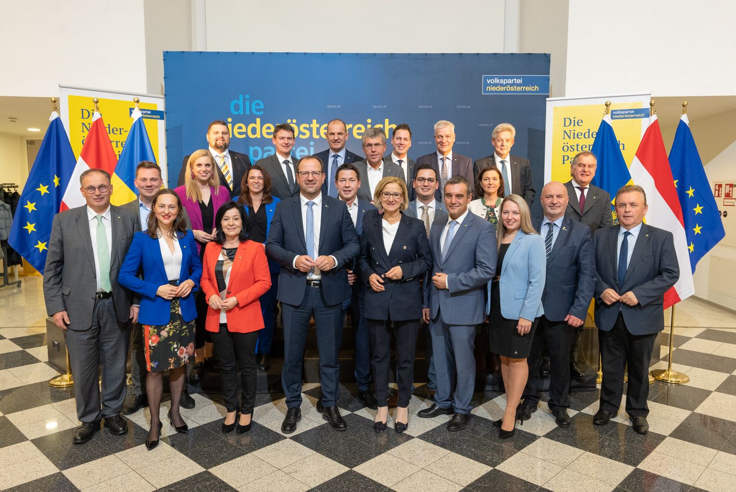 Auf der Kandidaten-Liste finden sich einige bekannte Gesichter.