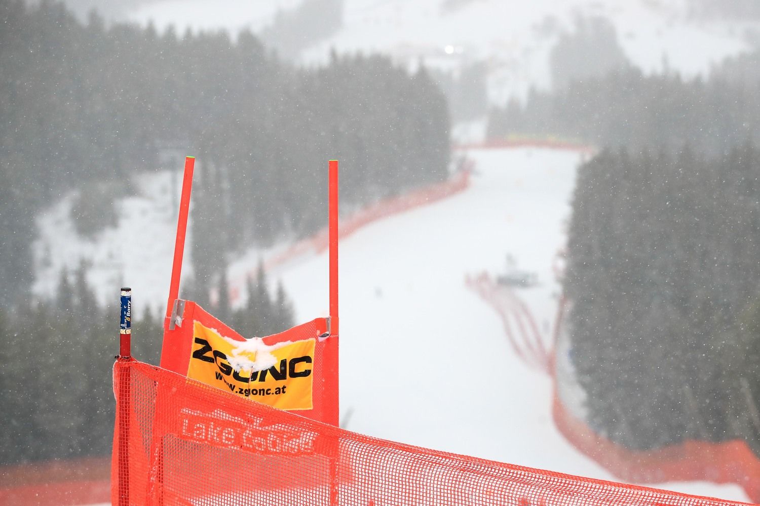 Schlechtes Wetter verhindert den Speed-Auftakt der Herren in Lake Louise. 