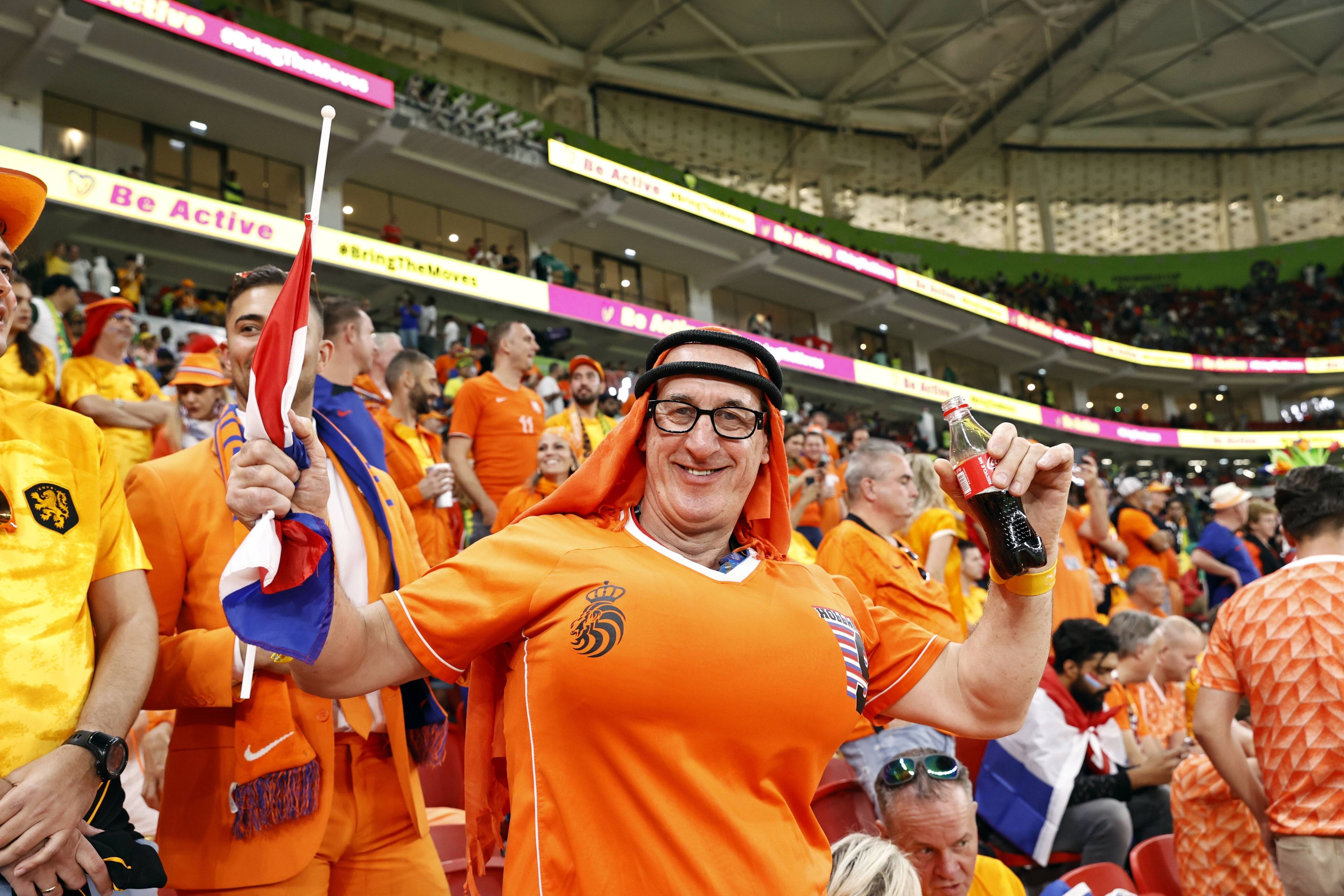 Hans Goudsblom mit seinen Ballon-Brüsten