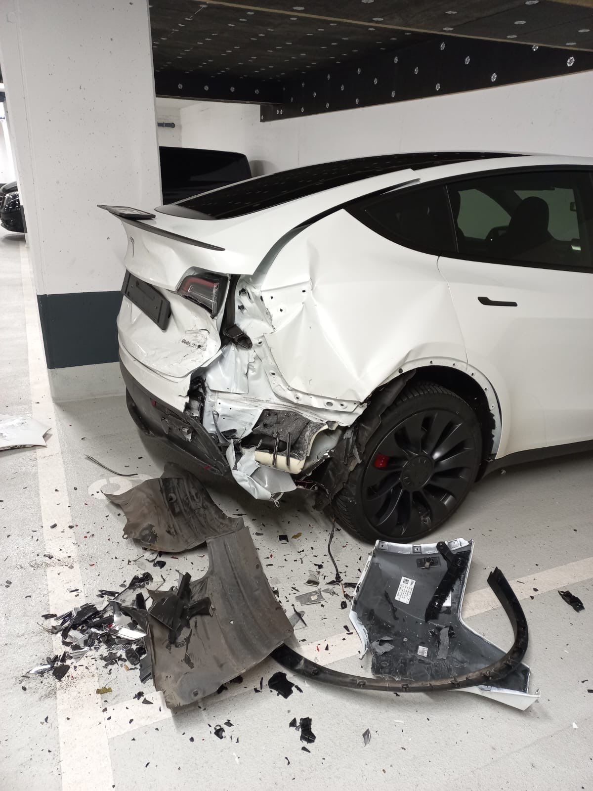 Der schockierende Unfall soll beim Einparken in einer Tiefgarage passiert sein.