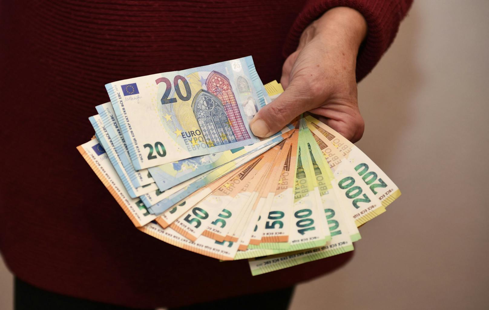 Fetter Gehaltsbonus für Tausende Österreicher – und trotzdem herrscht deswegen Aufregung.