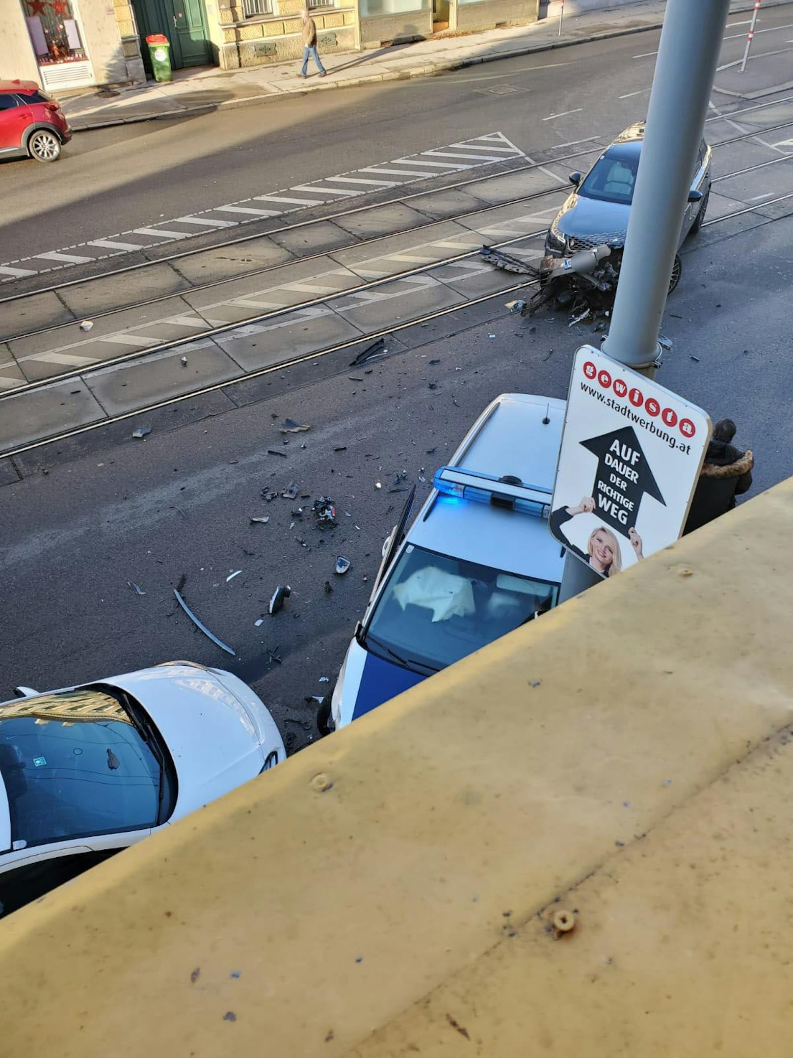Auf der Pragerstraße kollidierten die Polizisten mit dem SUV-Lenker