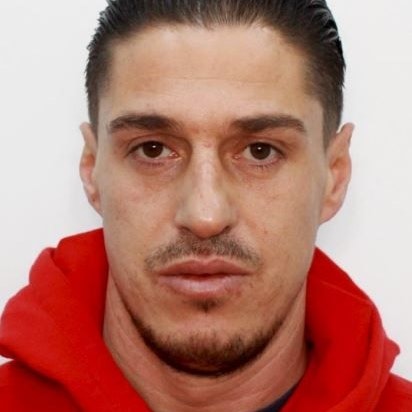 Xhevdet FEJZULLAHI wird polizeilich gesucht.