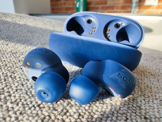Für die neuen LinkBuds S "Earth Blue" wird laut Sony recyceltes Granulat verwendet, das aus Plastik-Wasserflaschen gewonnen wird.