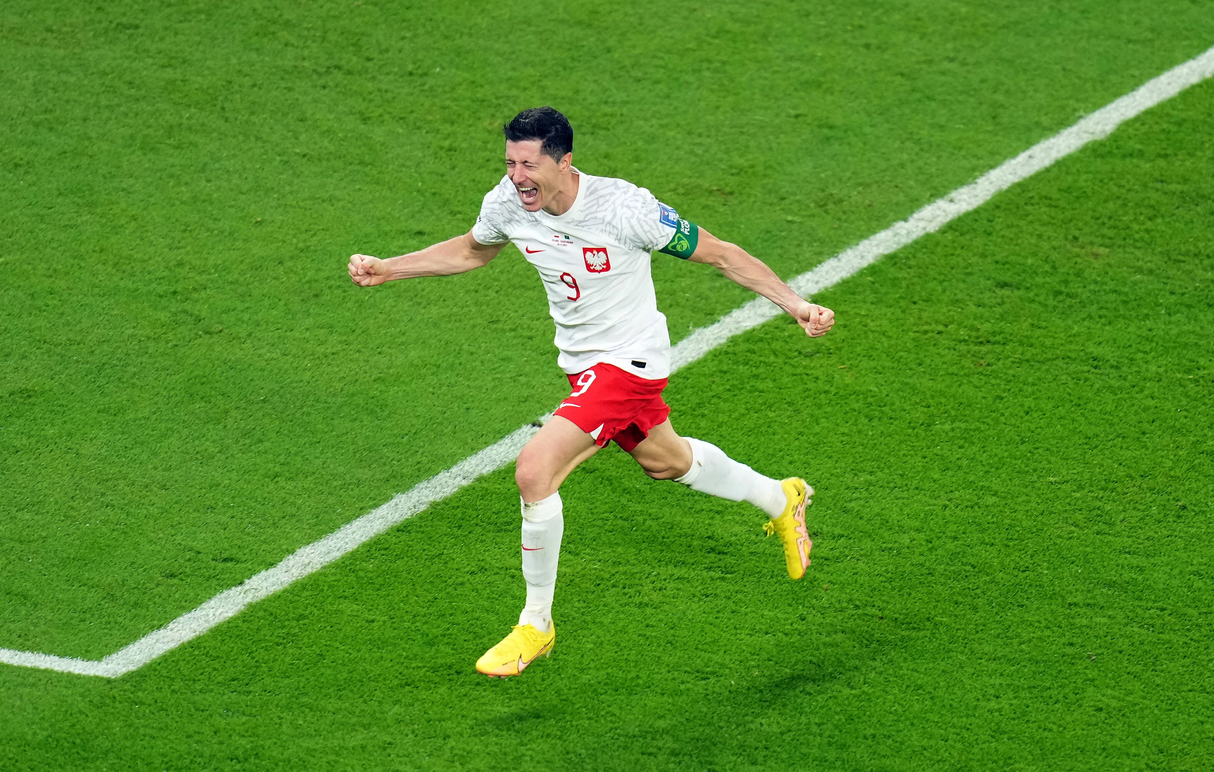 Robert Lewandowski erzielt sein erstes WM-Tor.