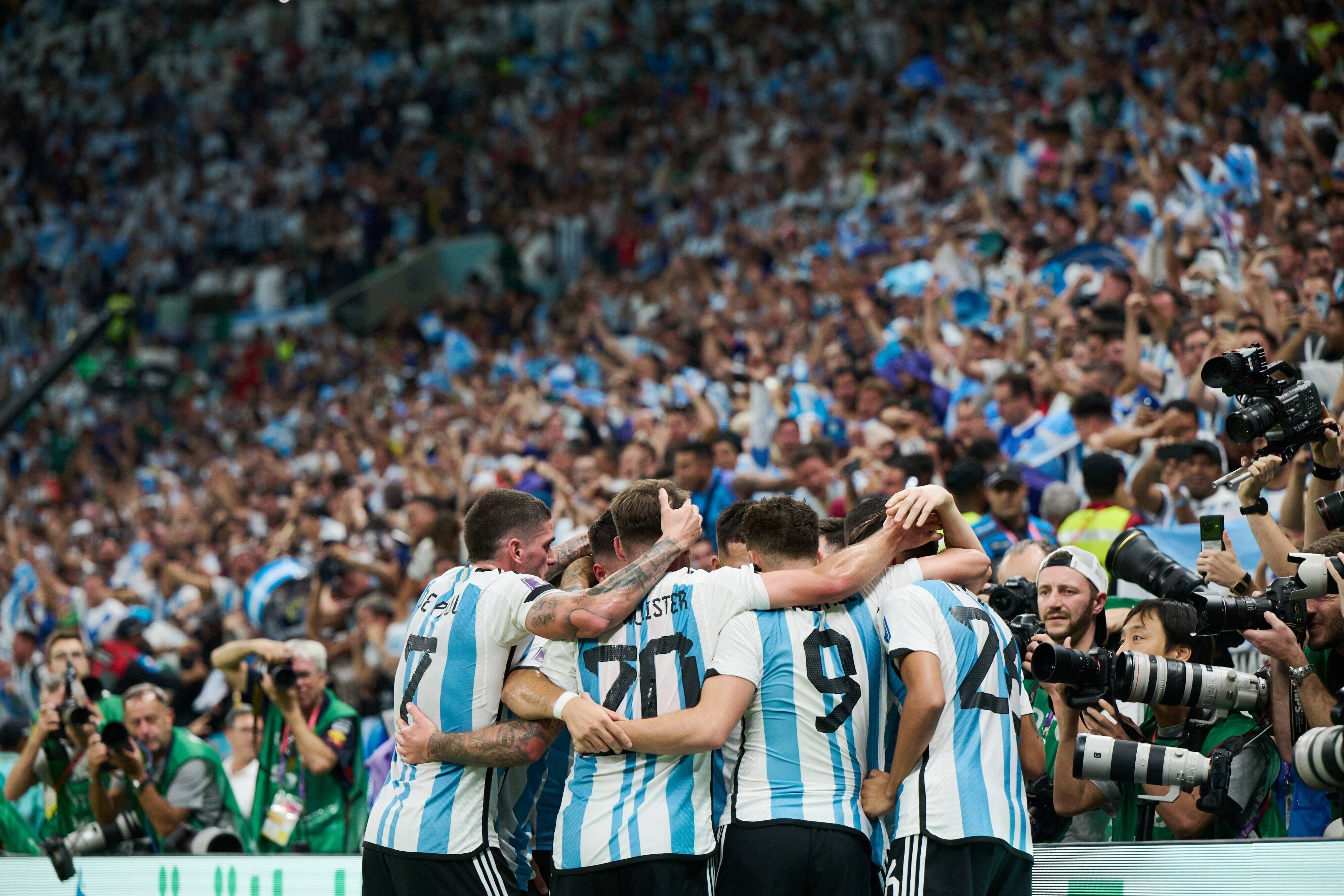 Argentinien setzt sich gegen Mexiko mit 2:0 durch.