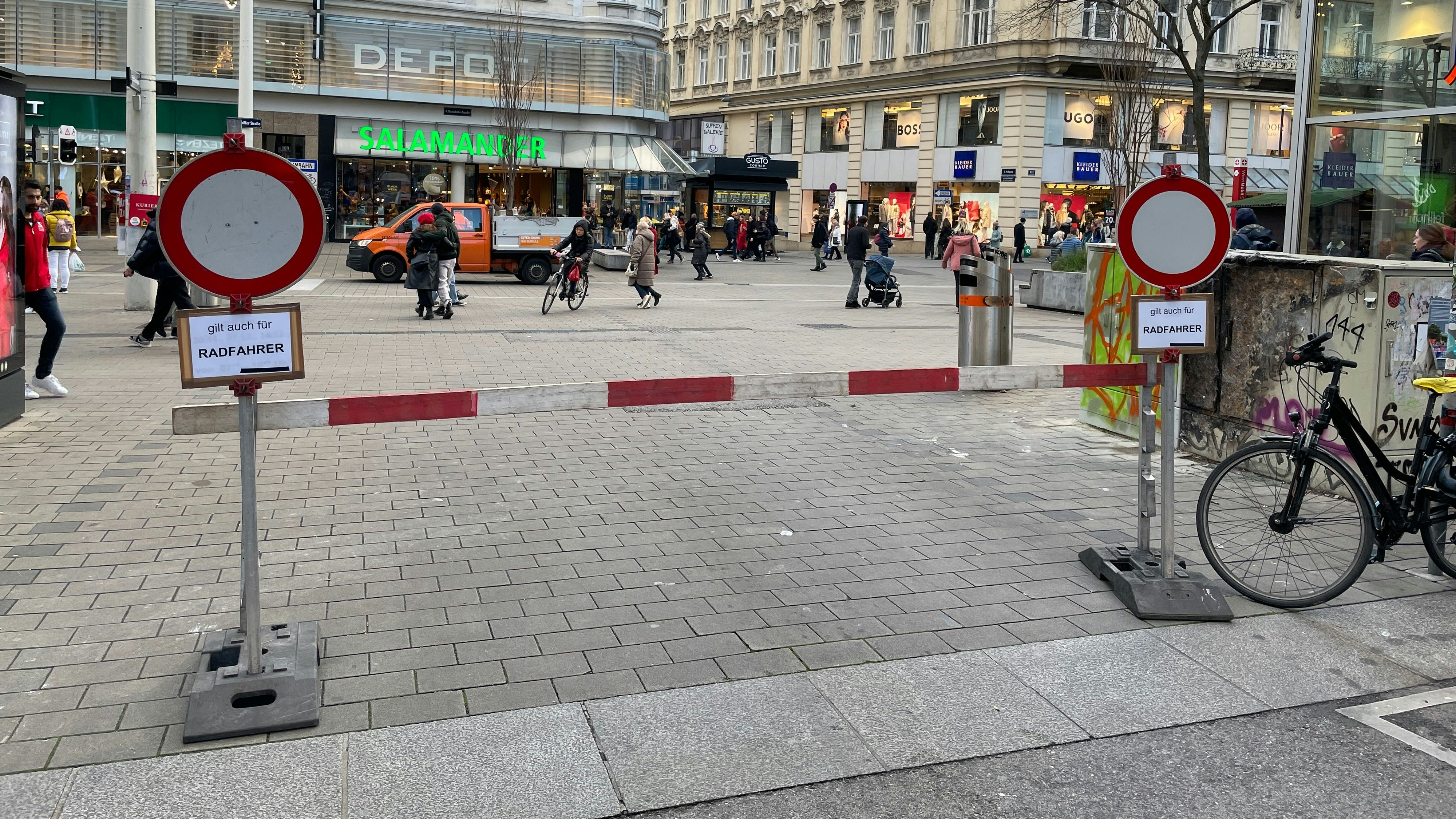 Schottenfeldgasse in Wien-Neubau wurde zu Sackgasse. 