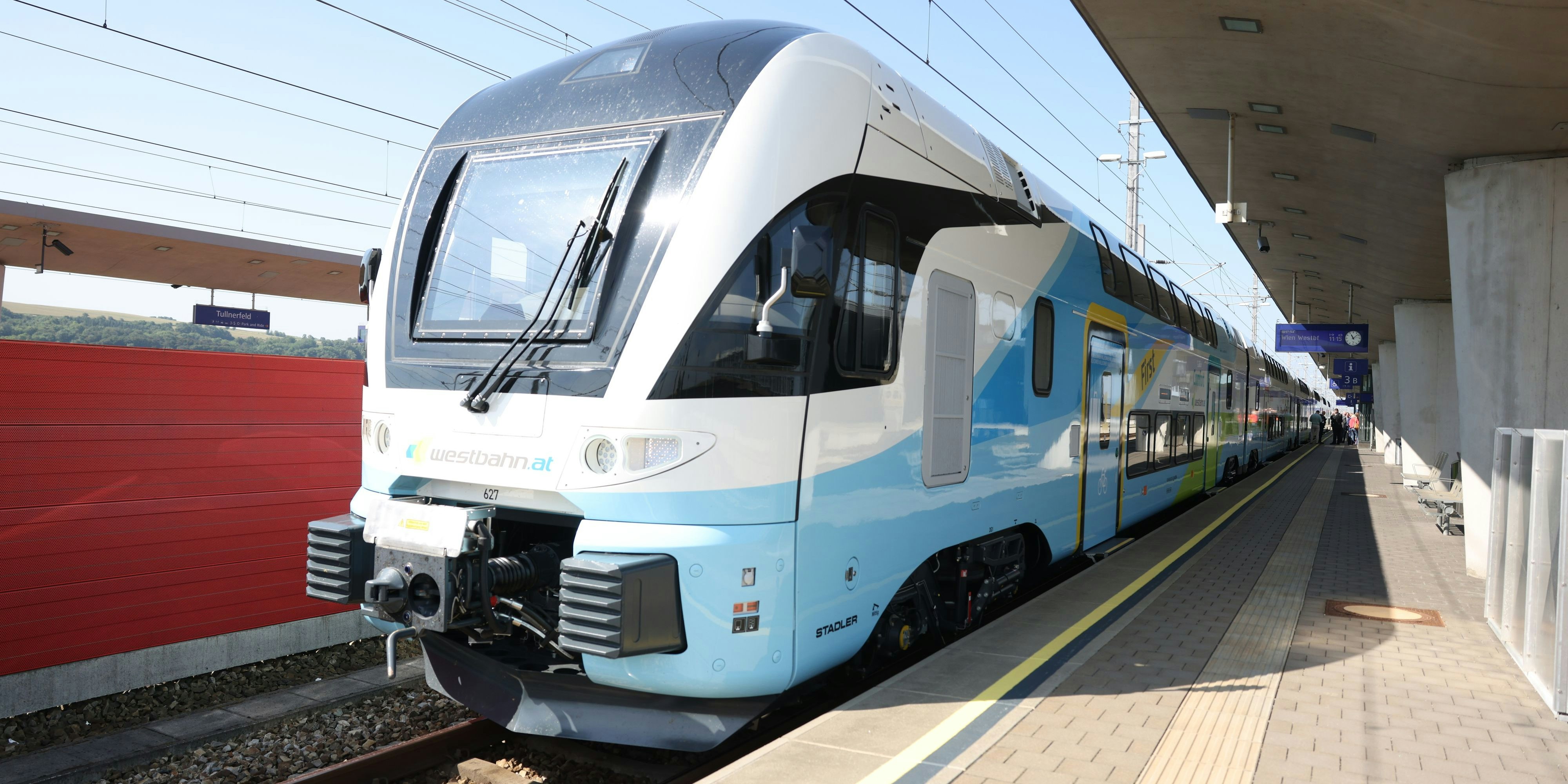 Weil die Bahnhöfe nicht betrieben werden, kann auch die private Westbahn nicht fahren.