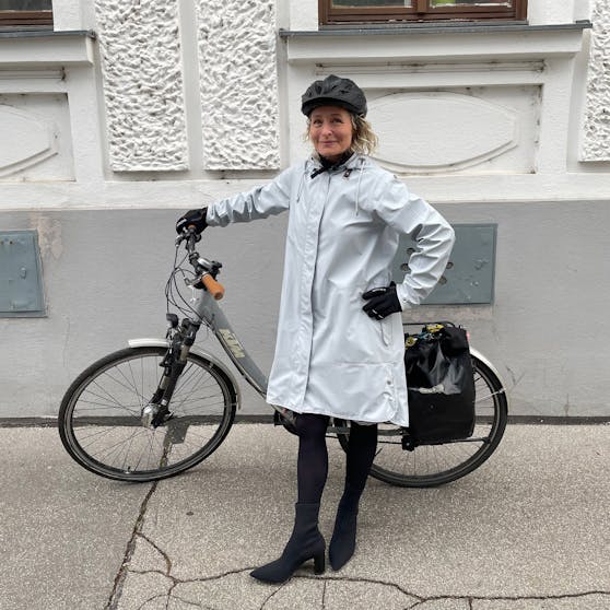 Nur wenn es aus Eimern schüttet, Schnee auf der Straße liegt oder sie sich nicht ganz fit fühlt, fährt Isolde Fally mit der S-Bahn. Sonst ist das Rad das Verkehrsmittel Nr. 1.