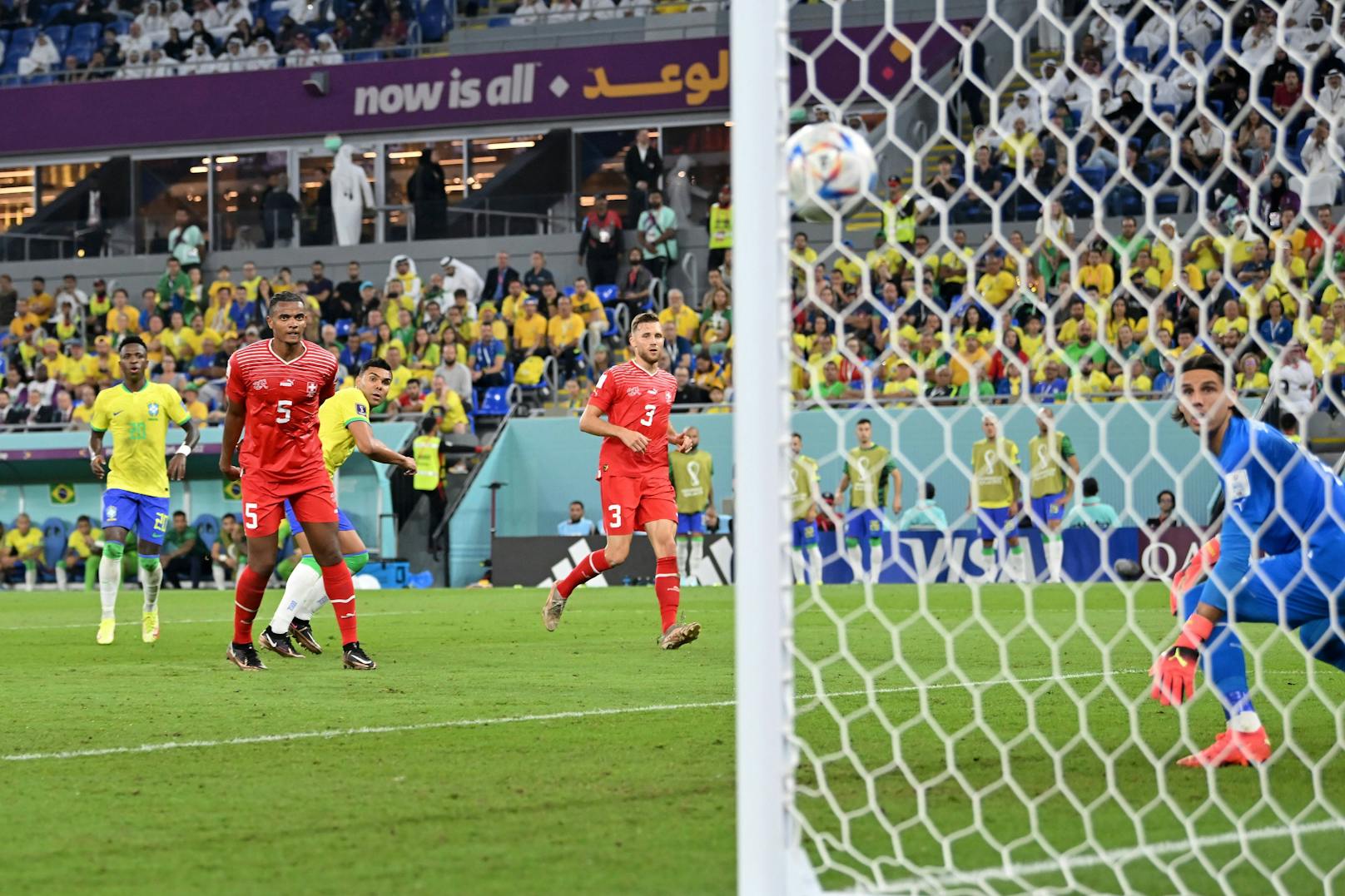 Casemiro schießt Brasilien zum Sieg.