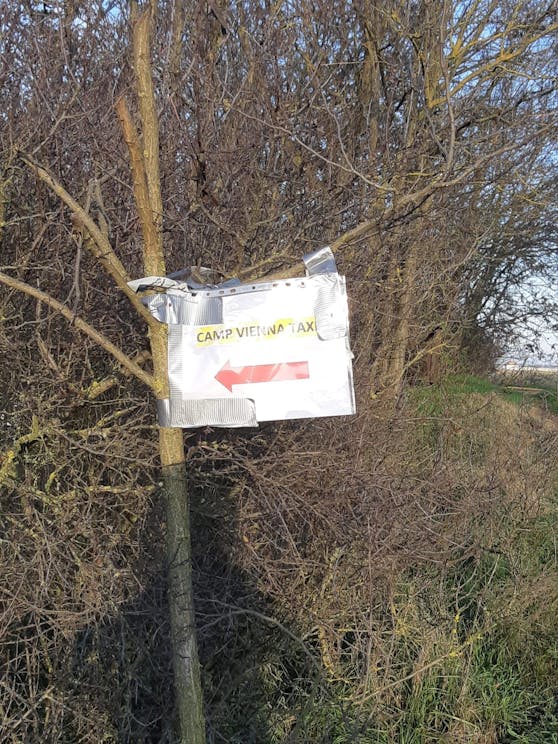 Schild an der ungarisch-burgenländischen Grenze.