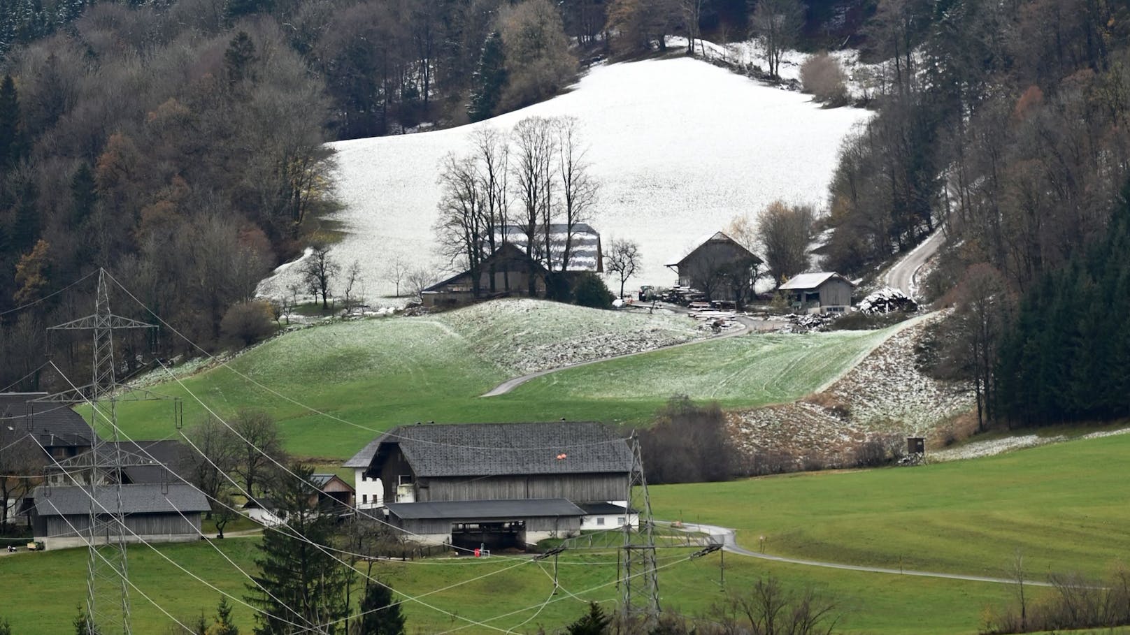 Die Schneefallgrenze in Hinterfager bei Salzburg am 23. November 2022.