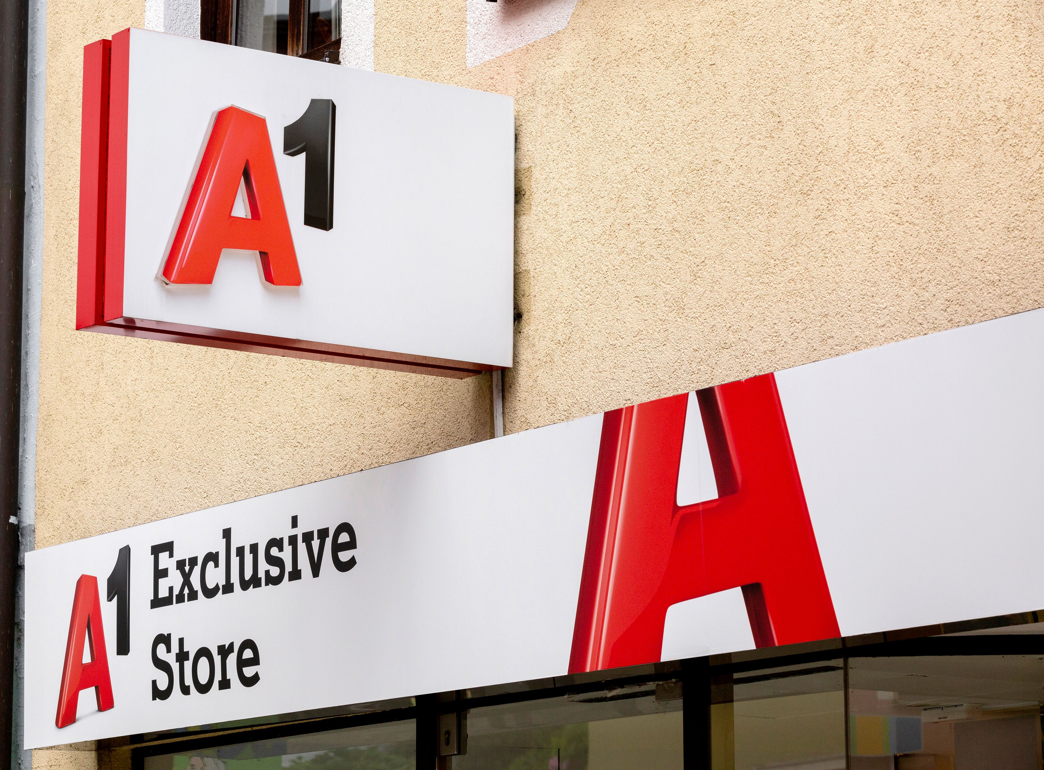 Den Mobilfunkern könnte eine Klage drohen.