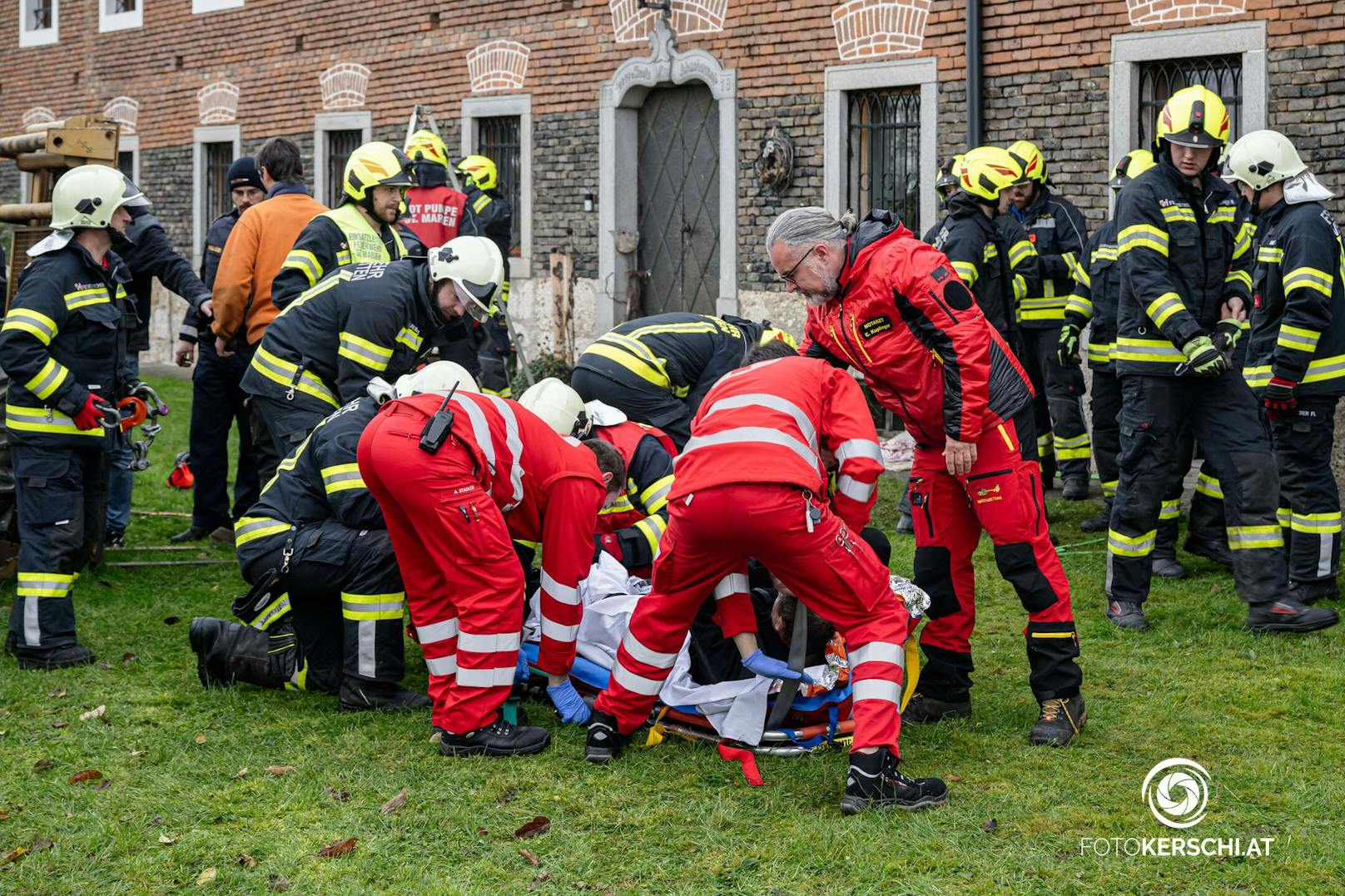 In einer aufwändigen Rettungsaktion wurde der Mann schließlich gerettet.