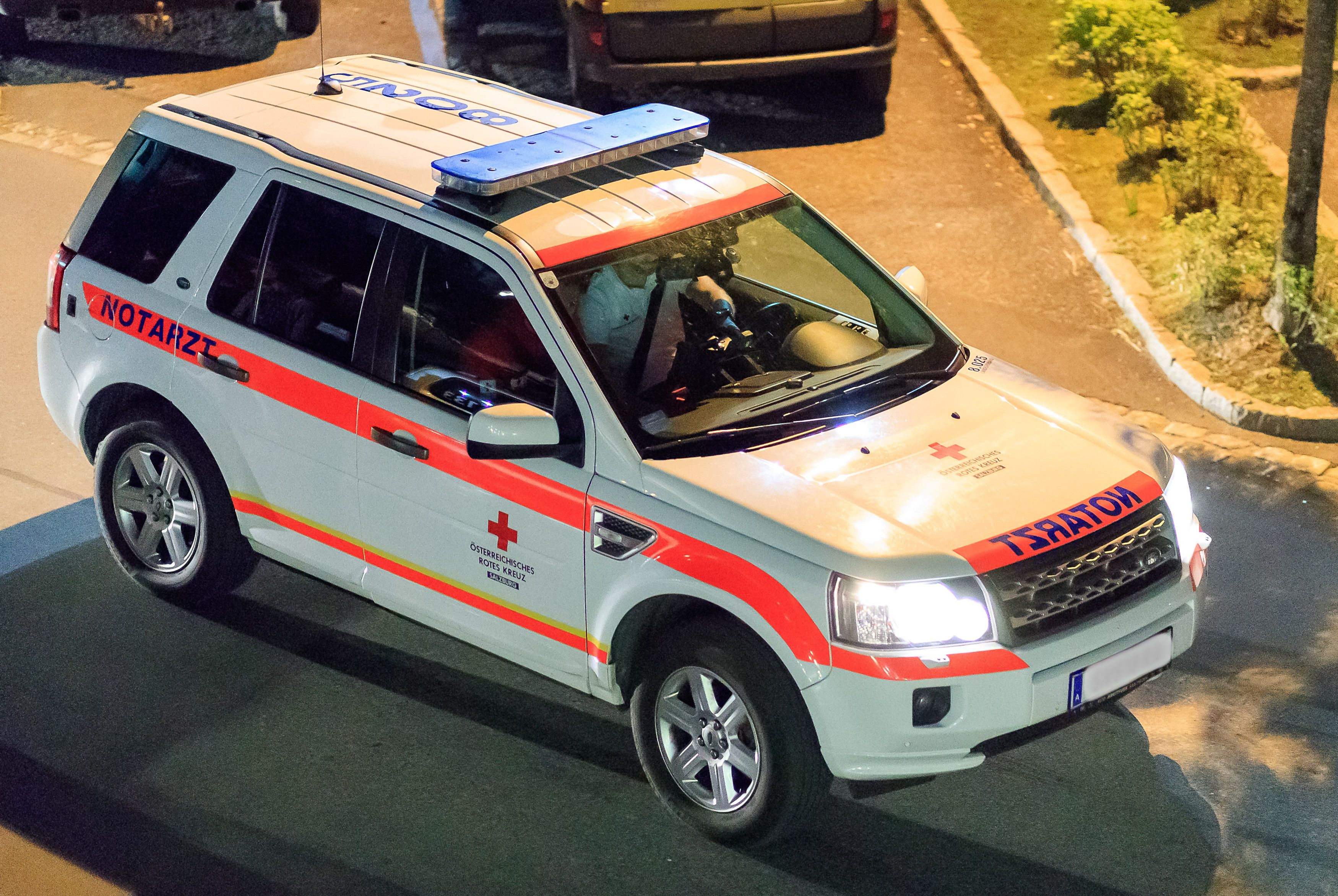 Die Hausbewohner, ein 43jähriger Mann und dessen 52jährige Gattin, die sich zu diesem Zeitpunkt im Obergeschoß des Hauses aufgehalten hatten, blieben unverletzt. 