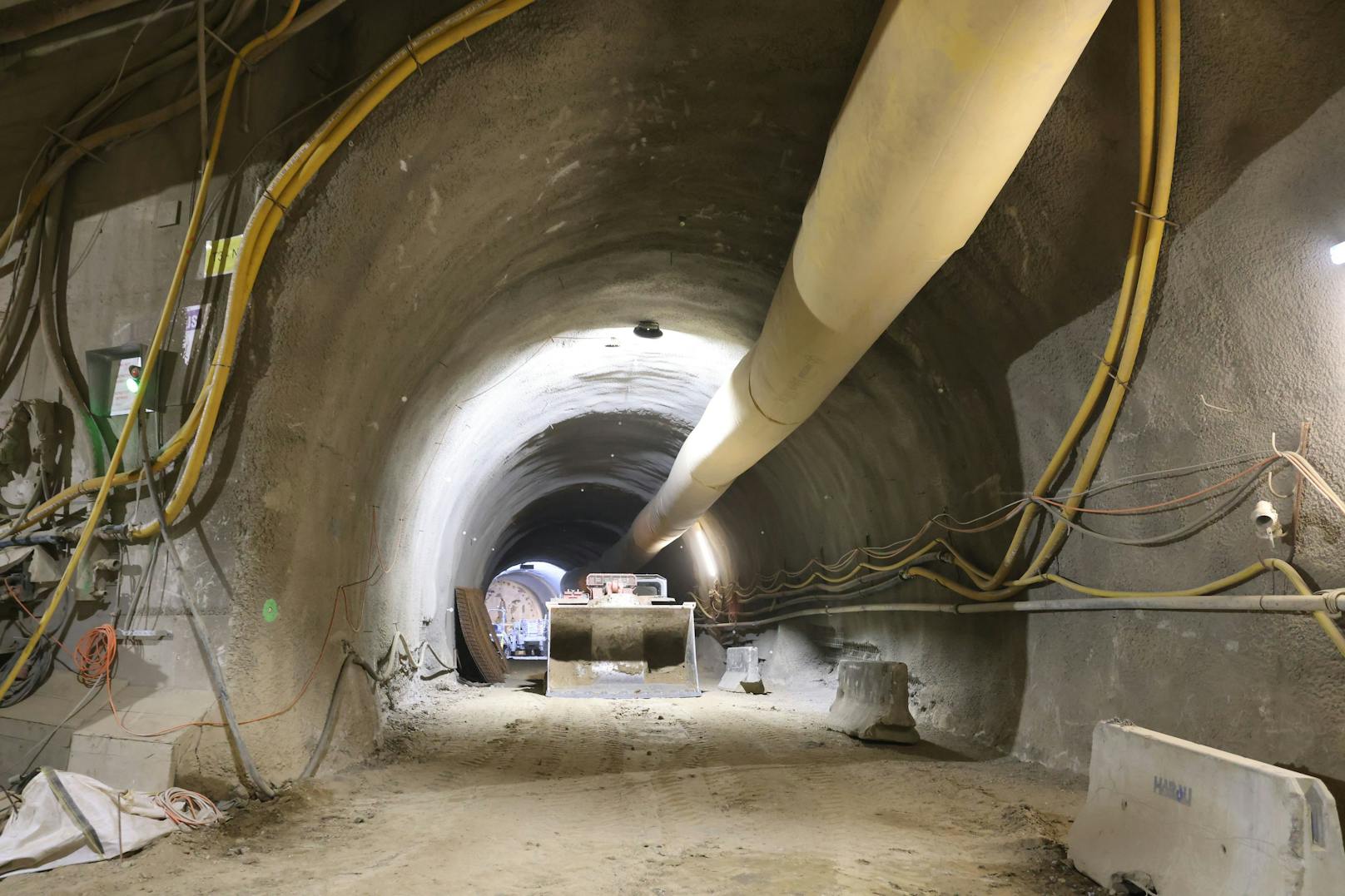 Die Baustelle zur Kreuzung U2 und U5 am Rathaus ist in vollem Gange.