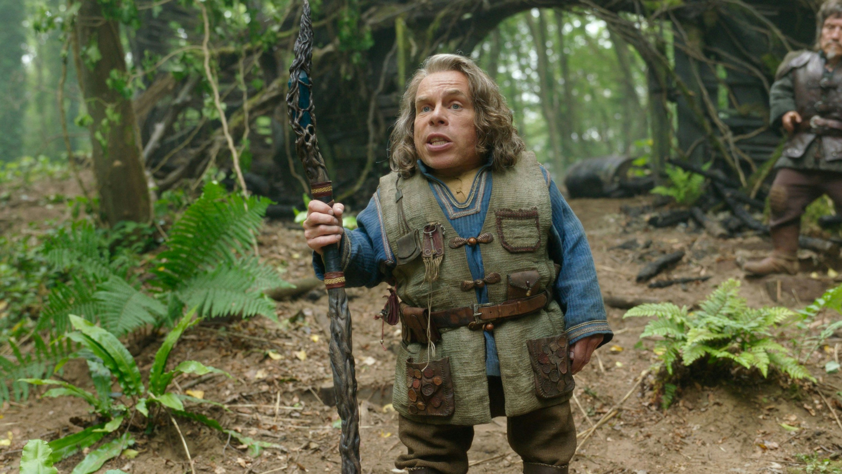 Warwick Davis kehrt nach  35 Jahren als Zauberer  Willow zurück.