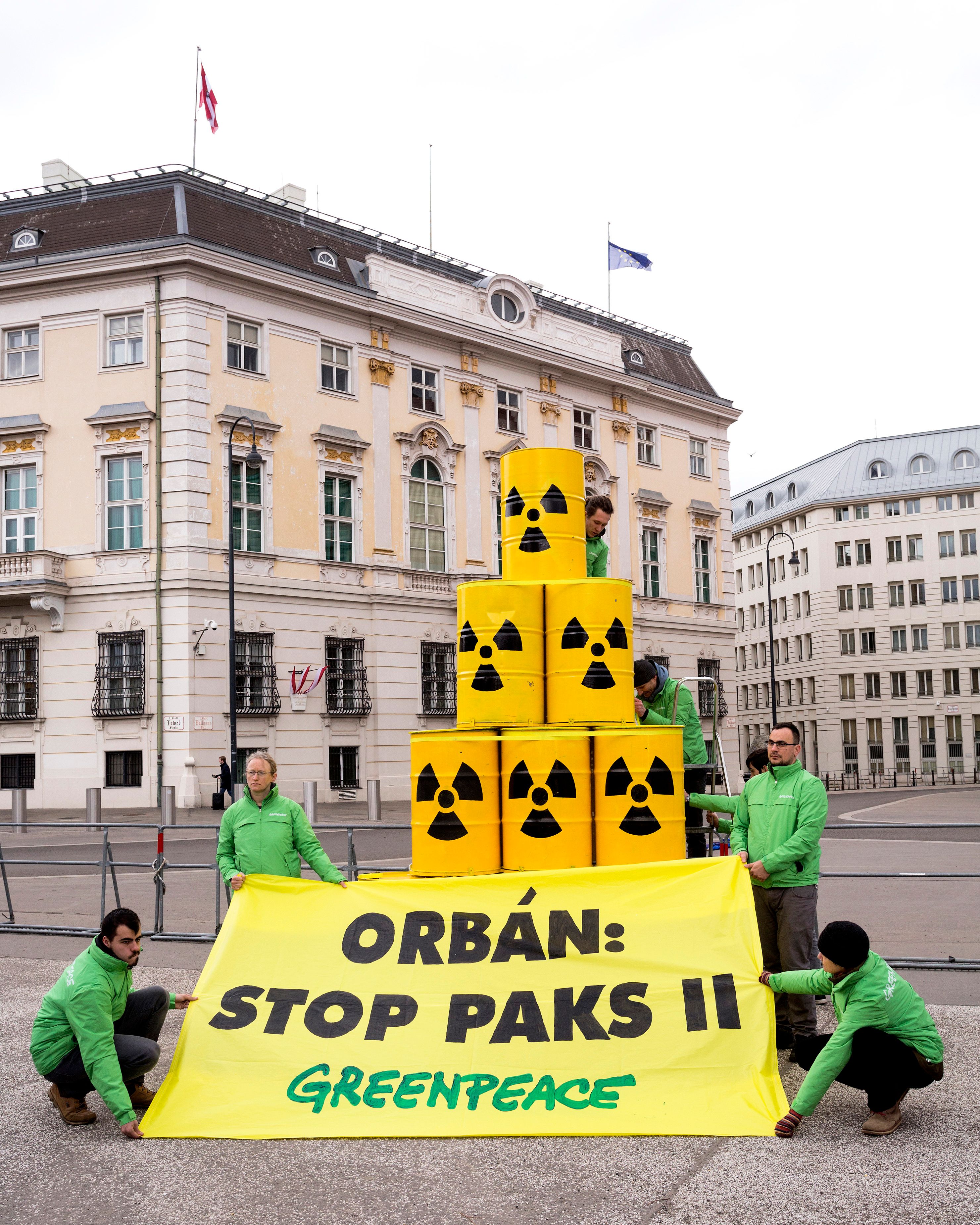 Schon seit Jahren wird gegen den umstrittenen Ausbau des AKWs Paks II demonstriert.