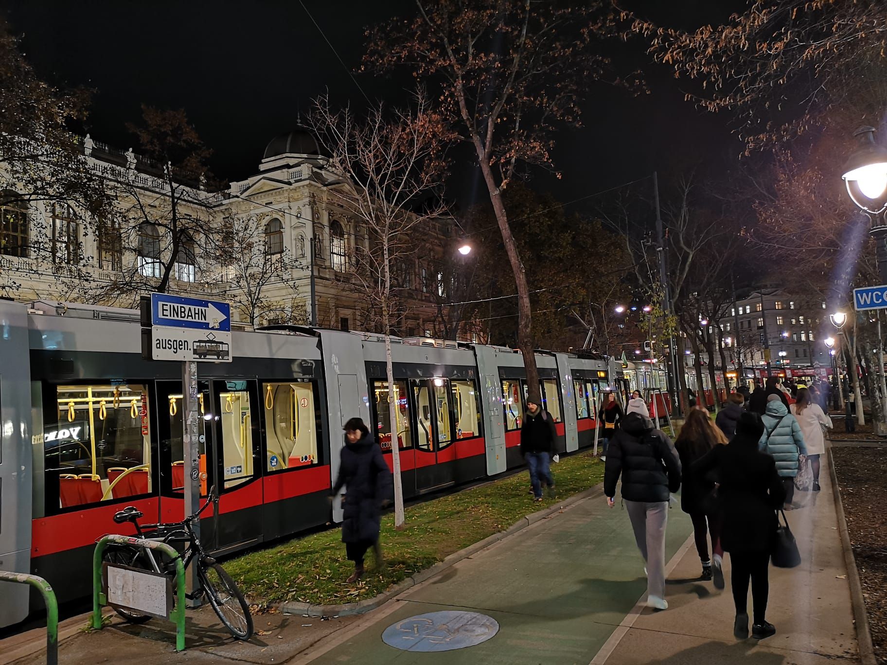 Öffi-Stau am Wiener Schottentor (Symbolbild).&nbsp;