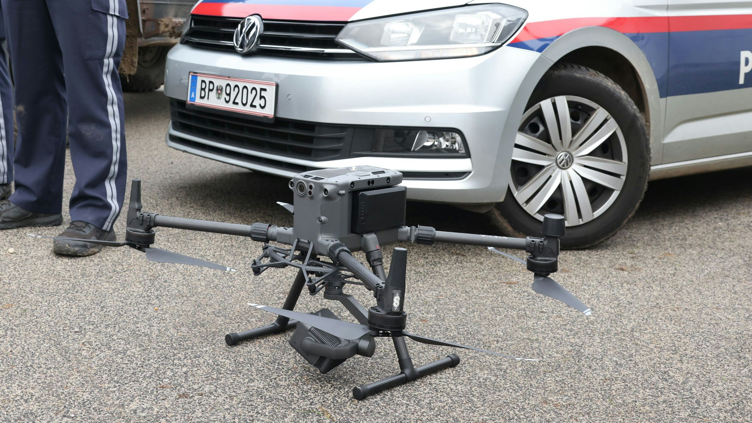 Heute.at - Polizeidrohne lässt Drogen-Deal in Wien auffliegen