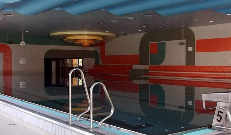 Hallenbad in Schwechat