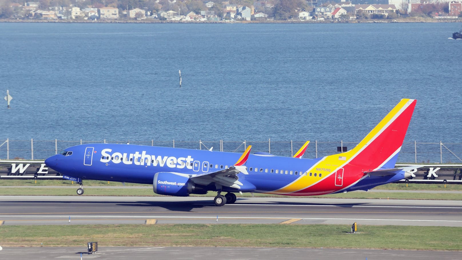 Ein Flugzeug von Southwest Airlines musste am Samstag ungefähr auf halber Strecke einen Zwischenstopp einlegen.