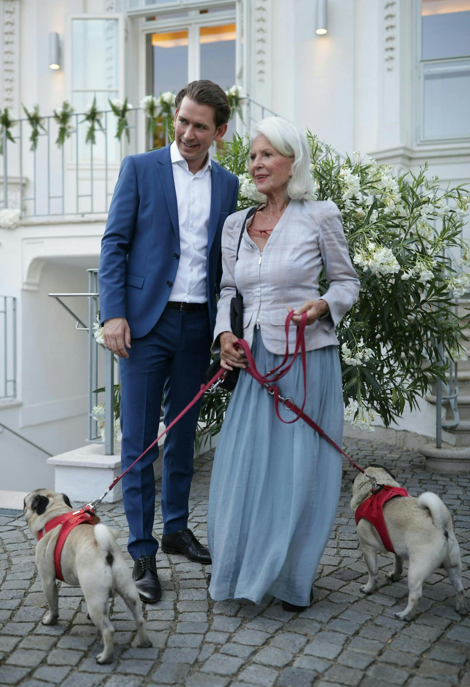Christiane Hörbiger und Ex-Bundeskanzler Sebastian Kurz (ÖVP) anlässlich des ÖVP-Sommerfests in Wien.
