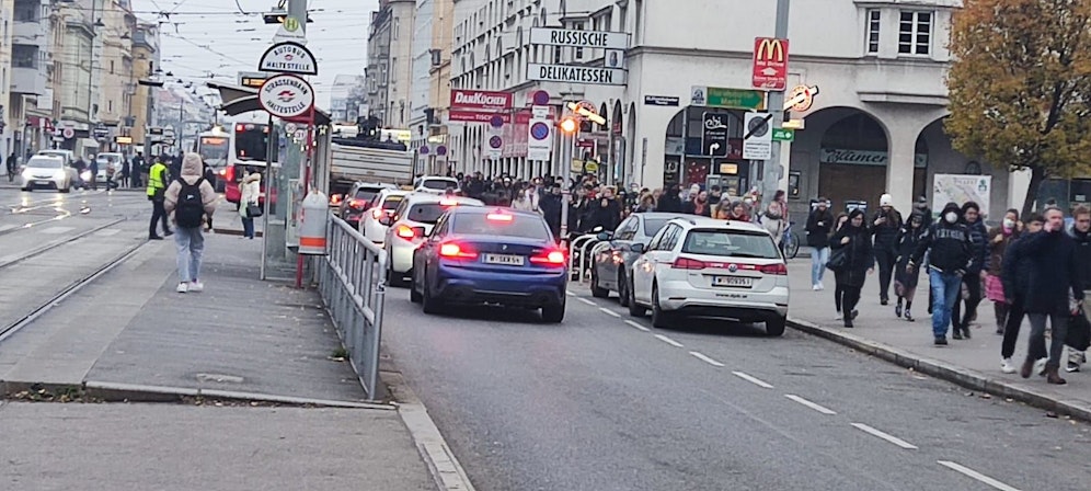 Hunderte Fahrgäste sind von der Störung betroffen.