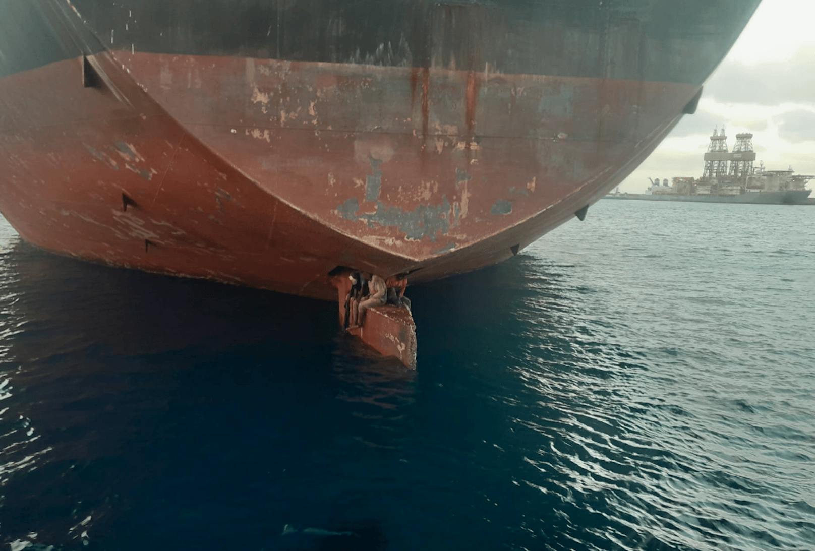 Elf Tage lang und über 4600 Kilometer auf hoher See unterwegs: Drei Nigerianer auf dem Ruder des Öltankers "Alithini II". 