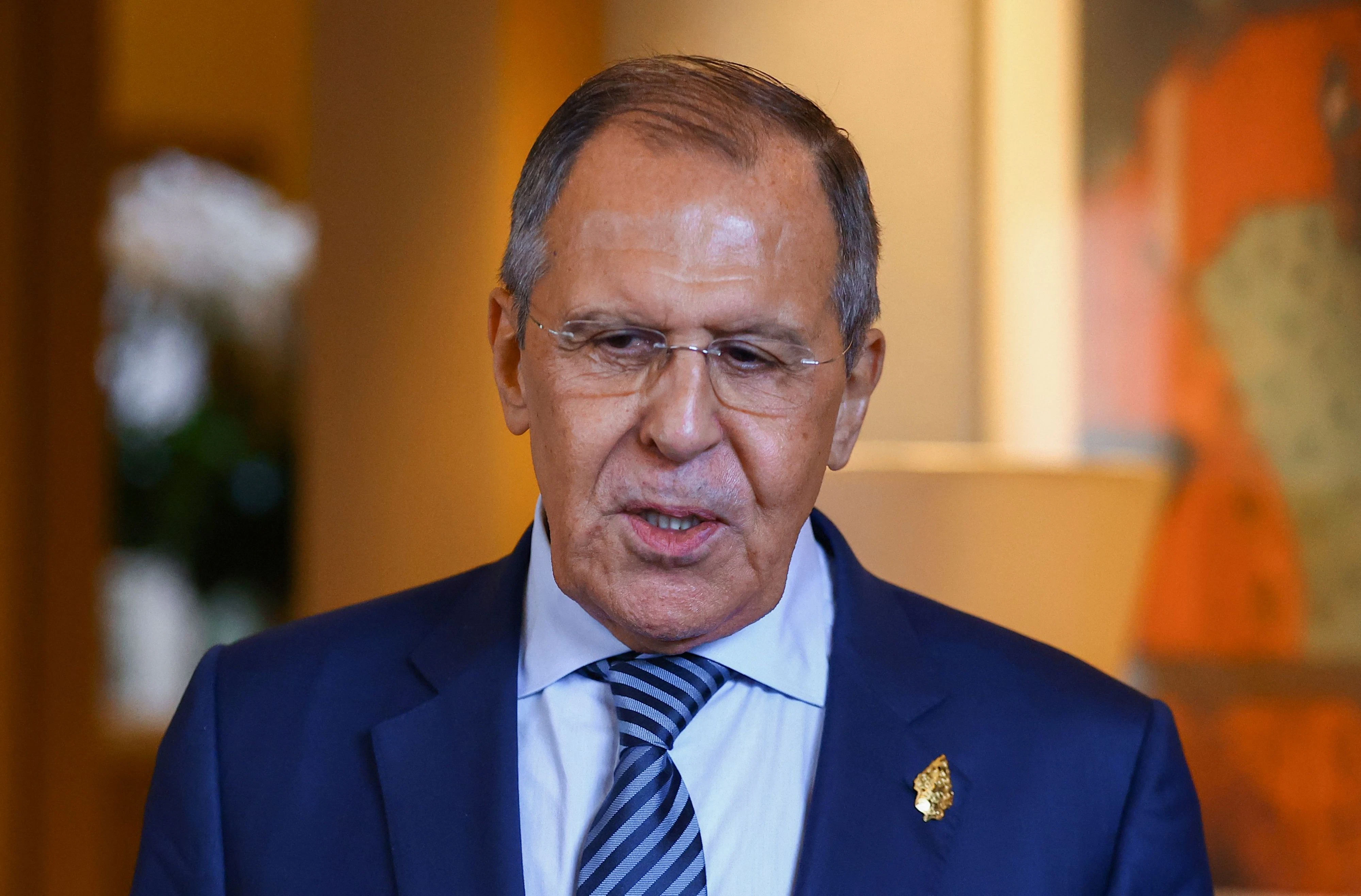Download von www.picturedesk.com am 01.12.2022 (15:03).  *** SERVICEBILD *** This handout picture taken and released by Russian Foreign Ministry press service on November 15, 2022, shows Russia's Foreign Minister Sergei Lavrov speaking during his news conference at the G20 leaders' summit in Nusa Dua, on the Indonesian resort island of Bali. (Photo by RUSSIAN FOREIGN MINISTRY / HANDOUT / AFP) / RESTRICTED TO EDITORIAL USE - MANDATORY CREDIT "AFP PHOTO / RUSSIAN FOREIGN MINISTRY PRESS SERVICE - NO MARKETING NO ADVERTISING CAMPAIGNS - DISTRIBUTED AS A SERVICE TO CLIENTS - 20221115_PD7342 - Rechteinfo: Servicebild (SB) Bei diesem Bild ist PictureDesk ausschließlich technischer Dienstleister und stellt eine technische Bearbeitungsgebühr in Rechnung. PictureDesk ist weder Urheber noch Rechteinhaber. Die Nutzung liegt in alleiniger Verantwortung des Kunden. Nur für redaktionelle Nutzung! Werbliche Nutzung erfordert Freigabe: bitte schicken Sie uns eine Anfrage.