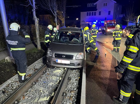 Die Frau geriet in Gmunden auf die Gleise der Straßenbahn.