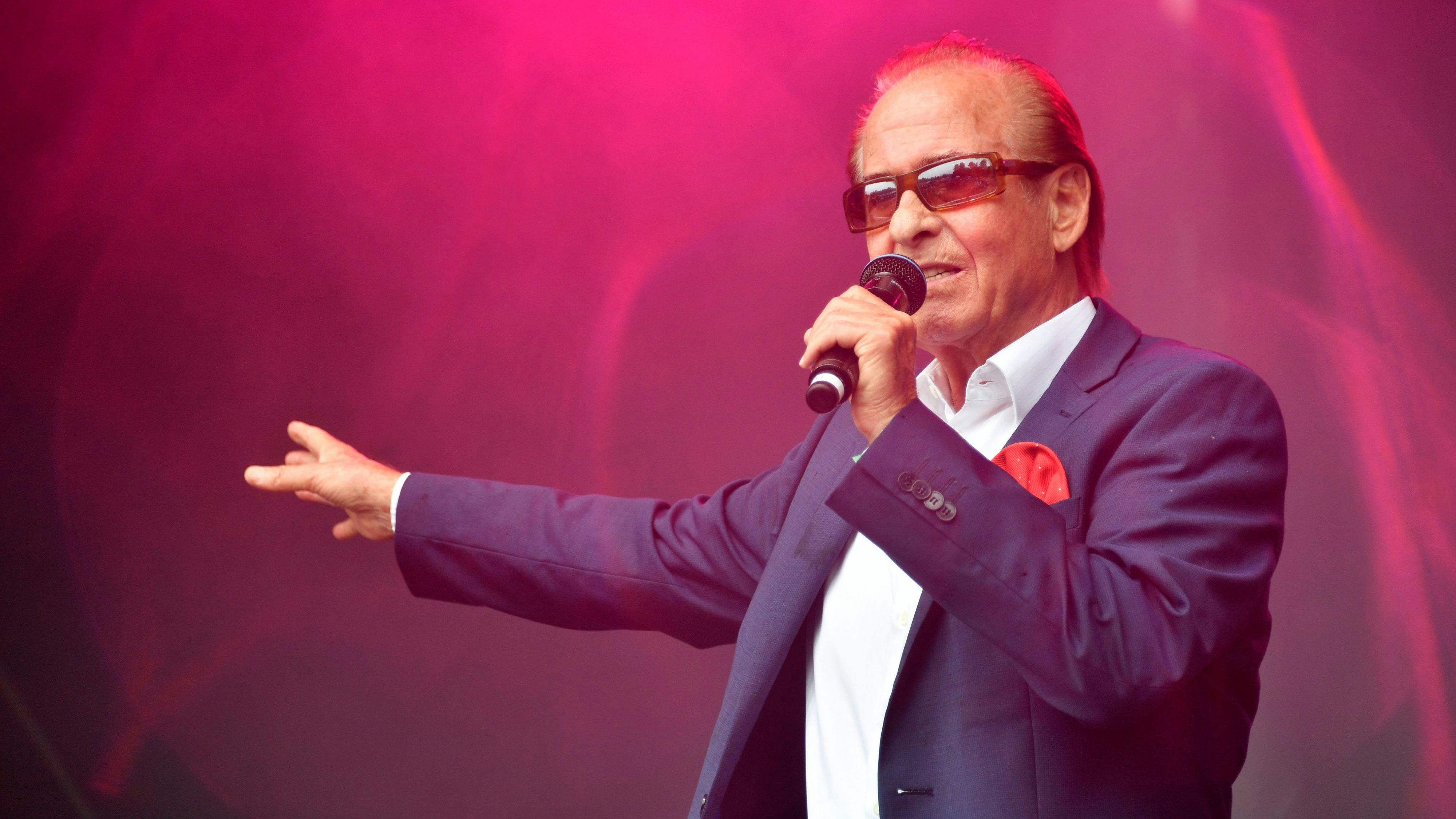 Download von www.picturedesk.com am 01.12.2022 (17:23).  ACT SchlagerOlymp 2022 in Berlin -- Michael Holm live beim 10. SchlagerOlymp 2022 im Strandbad Lübars. Berlin, 20.08.2022 - 20220820_PD16771 - Rechteinfo: Rights Managed (RM)