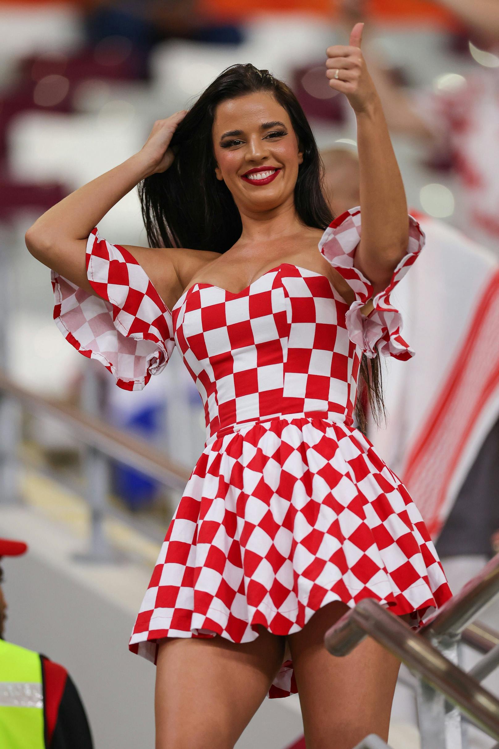 Für Schlagzeilen sorgte Kroatien-Superfan Ivana Knoll. Das It-Girl hielt sich nicht an die Kleidungsvorschriften in Katar, zeigte viel Haut.