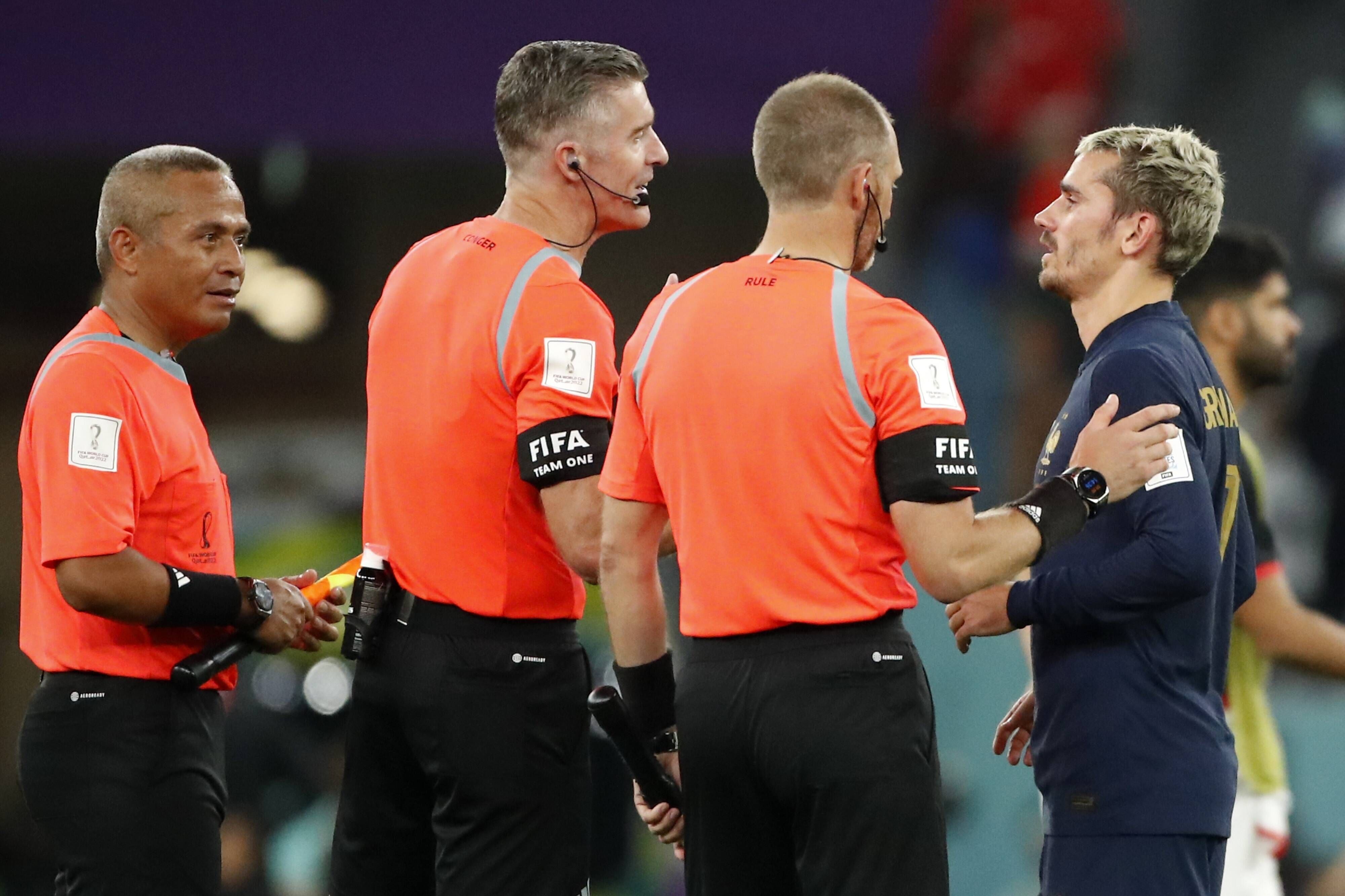 Schiedsrichter Matthew  Conger gab den Treffer von Antoine Griezmann nach dem Schlusspfiff nicht. 