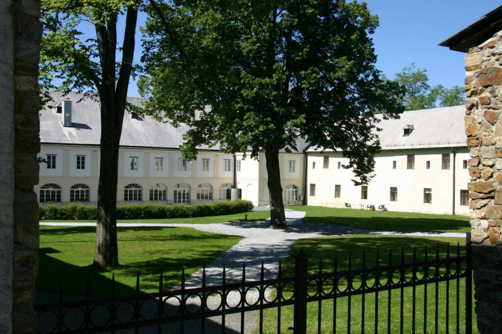 Das Schloss Ottenschlag wird verkauft.