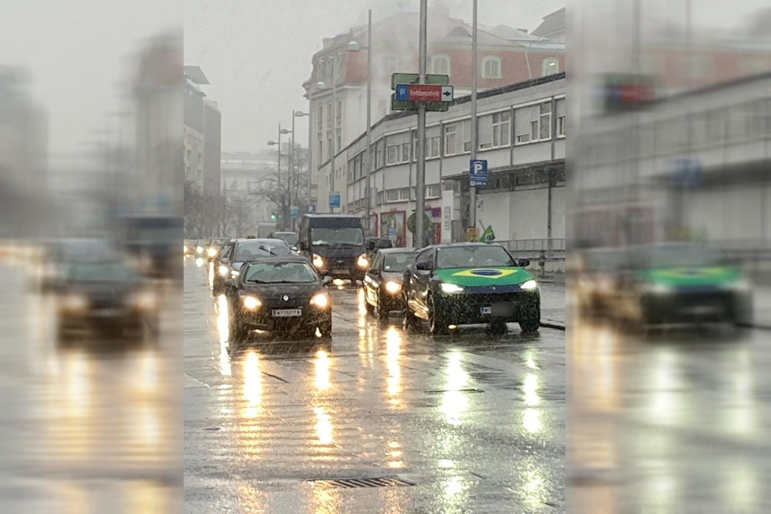 Ein Lamborghini-Lenker in der Wiener Innenstadt zeigte seine Gefühle zur WM auf seinem Luxus-Schlitten.