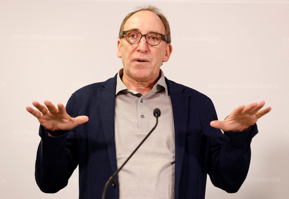 Bekommt Wut-Post von Pflege-Gewerkschaften zugestellt: Sozialminister Johannes Rauch (Grüne).