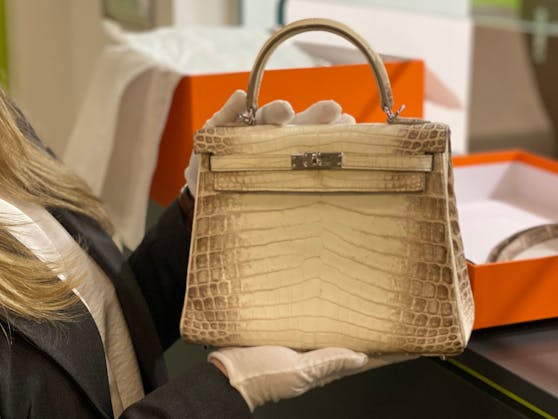 Die teuerste Tasche Wiens wird derzeit vom AV-Pfandhaus angeboten. Gelagert wird sie in einer Tresoranlage in der Innenstadt.