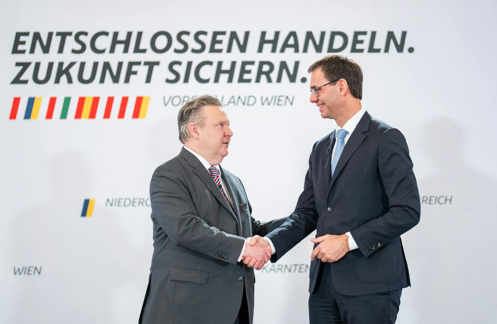 LH Michael Ludwig (SPÖ) und LH Markus Wallner (ÖVP) während der Pressekonferenz nach der Landeshauptleute-Konferenz.