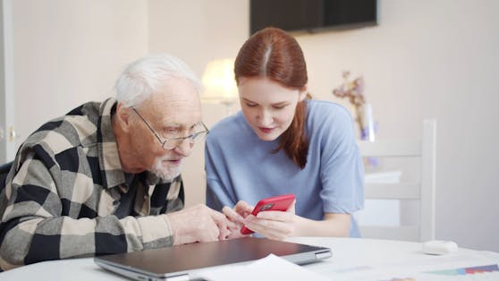 Die A1 Seniorenstudie 2022 deckt die digitalen Kenntnisse der heimischen Senioren auf.