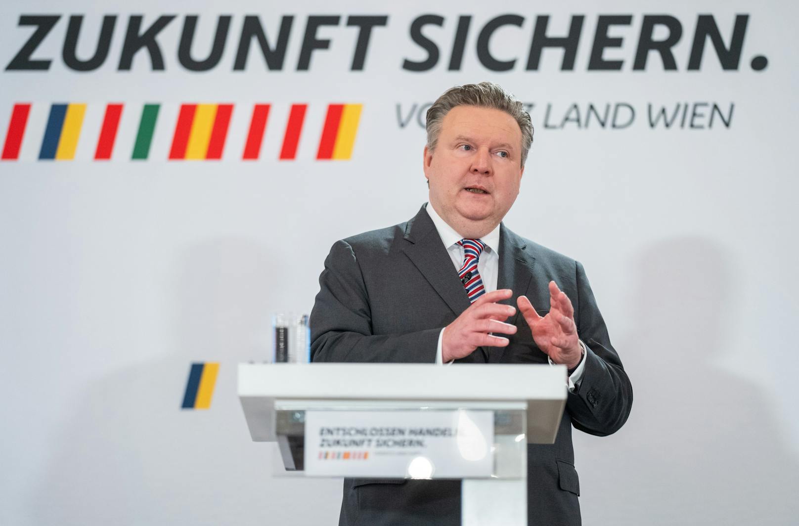 Wiens Bürgermeister Michael Ludwig (SPÖ) während der Pressekonferenz nach der Landeshauptleute-Konferenz.