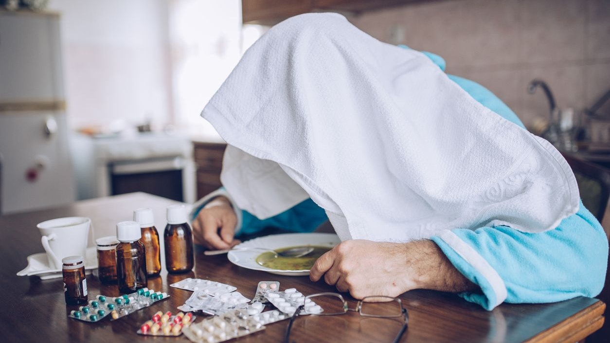 Die Grippewelle ist am Start. Aber bevor du voreilig zu Honig und Zwiebeln greifst solltest du erfahren, ob es einige Hausmittel-Praktiken gibt, die du möglicherweise falsch machst. 