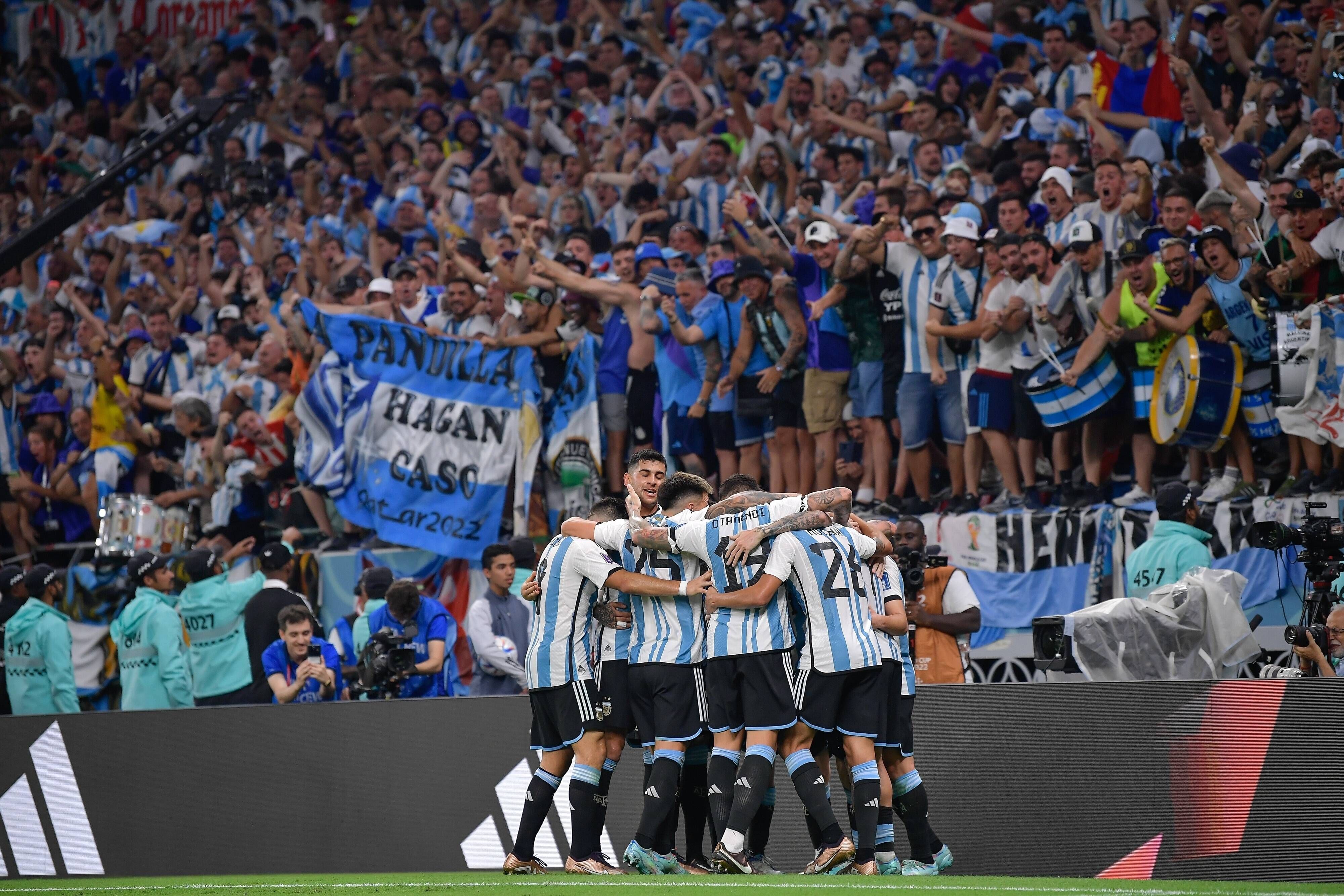 Argentinien jubelt über den Einzug ins Viertelfinale.