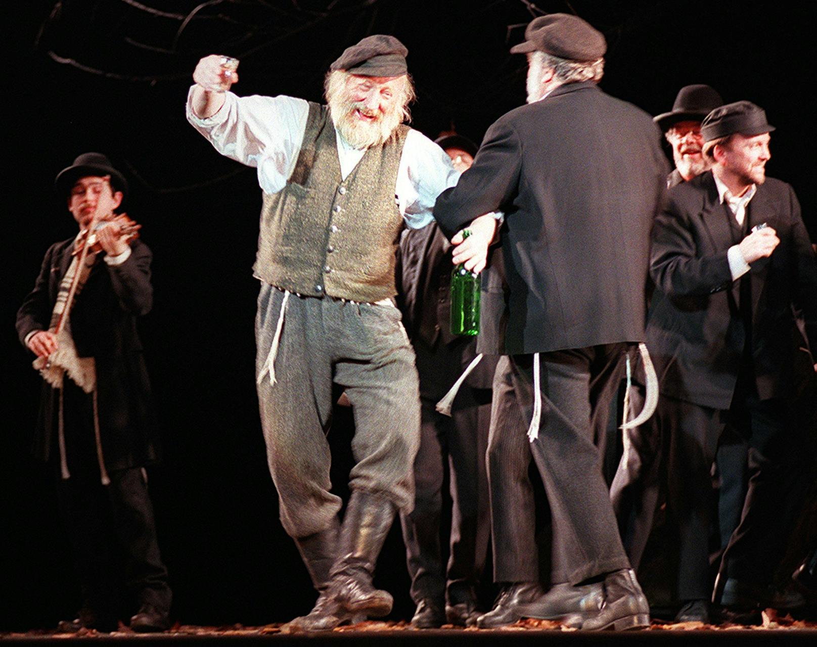 Er wirkte in über 150 Bühnenrollen mit, so vor allem in Nestroy-, Raimund- und Shakespeare-Rollen. 1997 spielte Merkatz die Hauptrolle des Tevje in dem Musical "Anatevka"