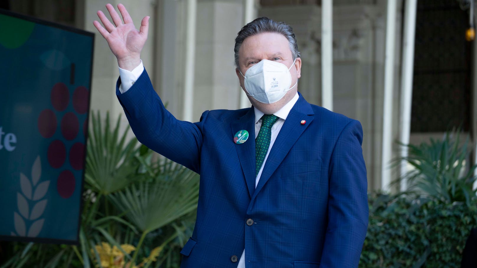 Wiens Bürgermeister Michael Ludwig setzt weiter auf die Maske.