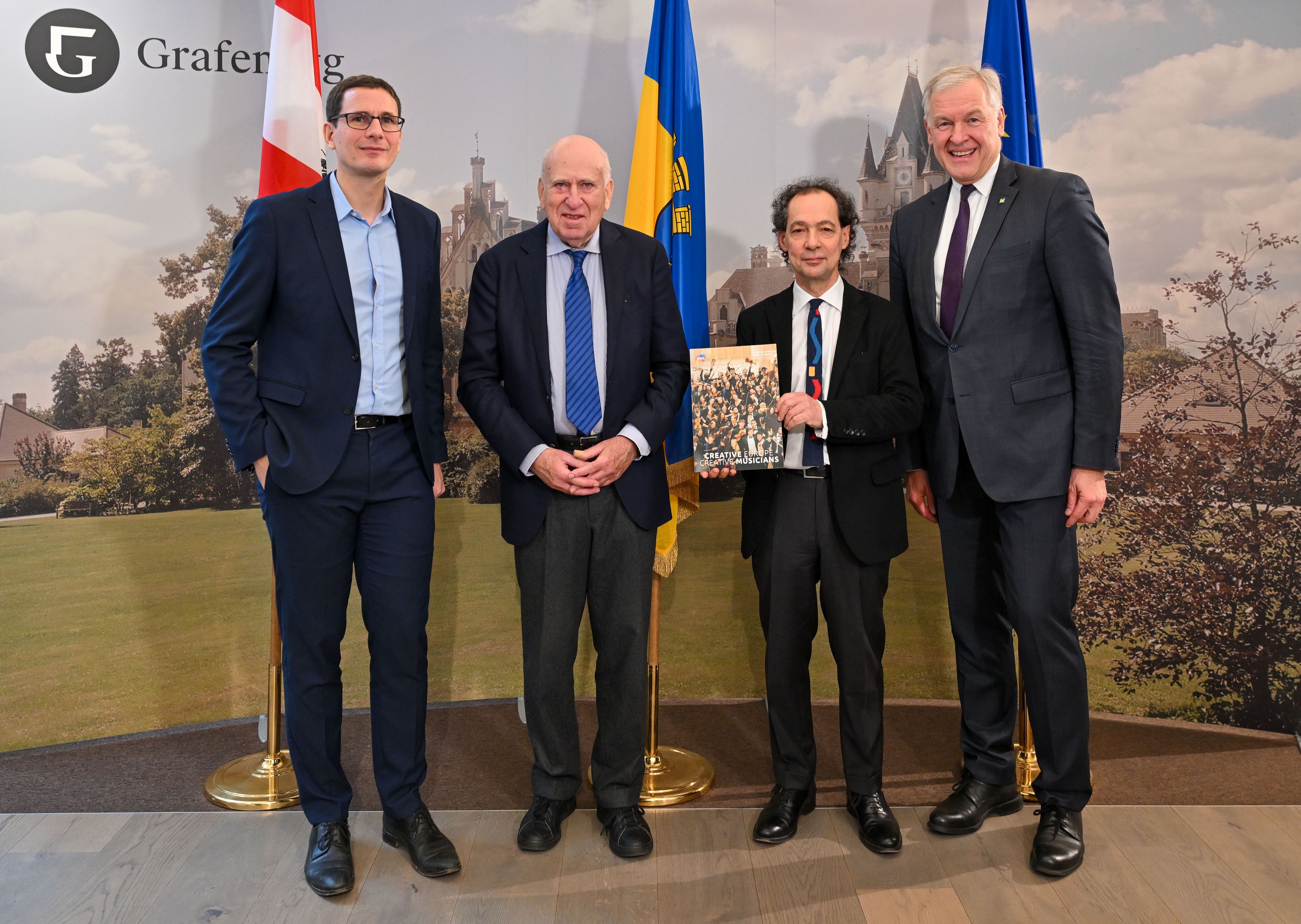 Geschäftsführer Grafenegg Philipp Stein, EUYO Board Co-Chair Martijn Sanders, Generalsekretär des EUYO Marshall Marcus, Landesrat Martin Eichtinger