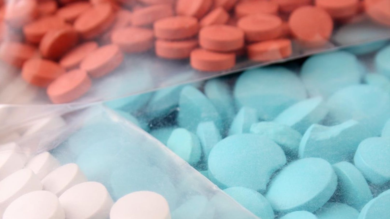 Ein Brite hat zwischen dem Alter von 21 und 30 Jahren ca. 40.000 Pillen Ecstasy konsumiert.