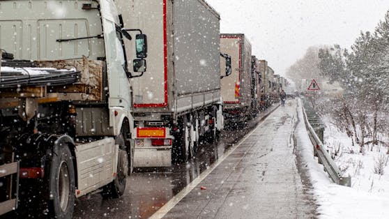 Lkw-Kettenpflicht auf vier Straßenabschnitten in NÖ.
